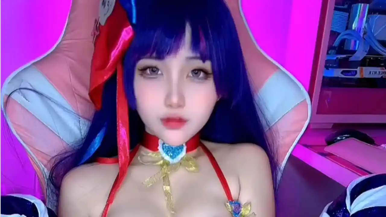 星野爱coser喜欢在电竞房做的事情
